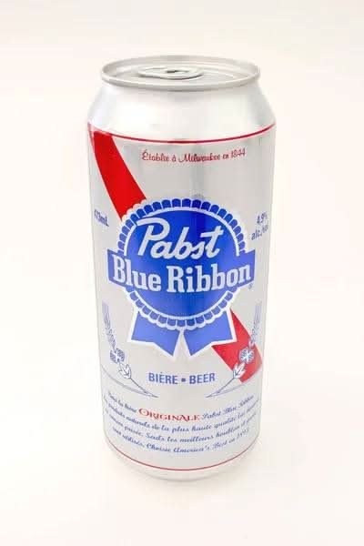 Pabst Blue Ribbon Beer (710 Ml)